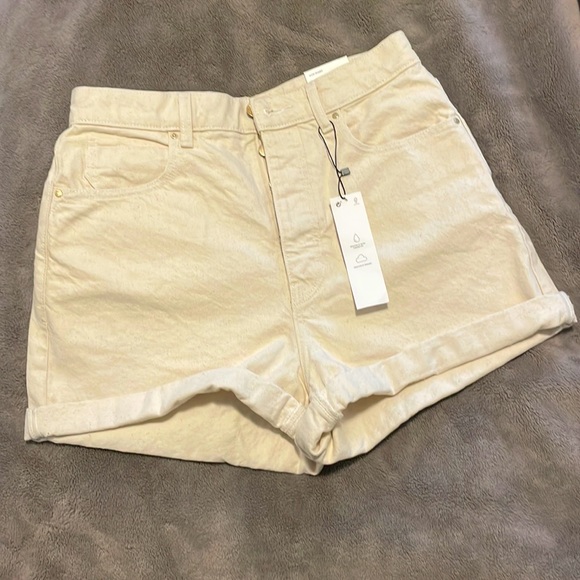 Zara Shorts - Picture 2 of 5